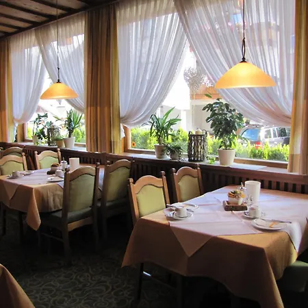 מלון Garni Lawens