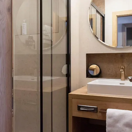 Garni Lawens ホテル