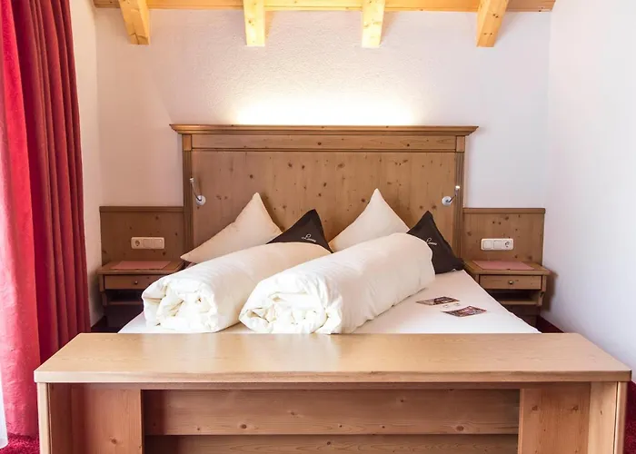 Garni Lawens 3* سيرفاوس