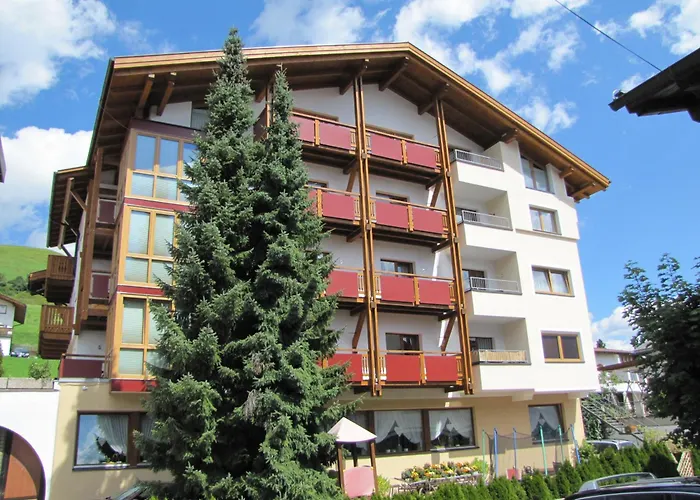 Garni Lawens Hotel 3*