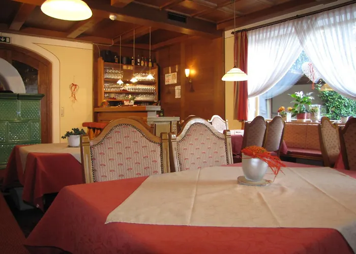 فندق Garni Lawens 3*