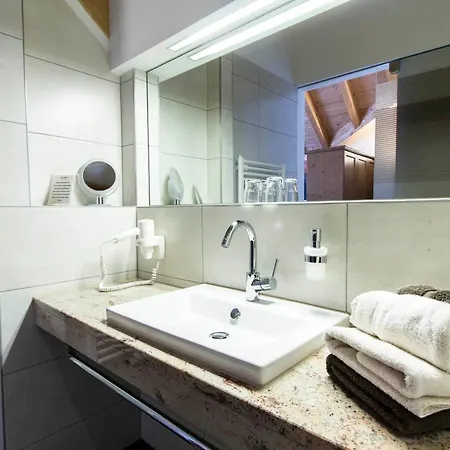 Garni Lawens Otel 3*